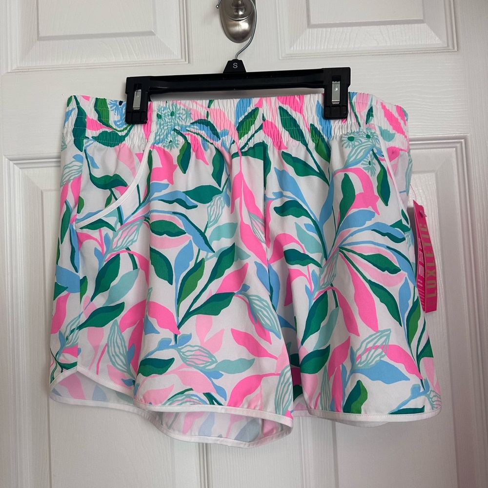 Lilly Pulitzer luxletic shorts size M NWT